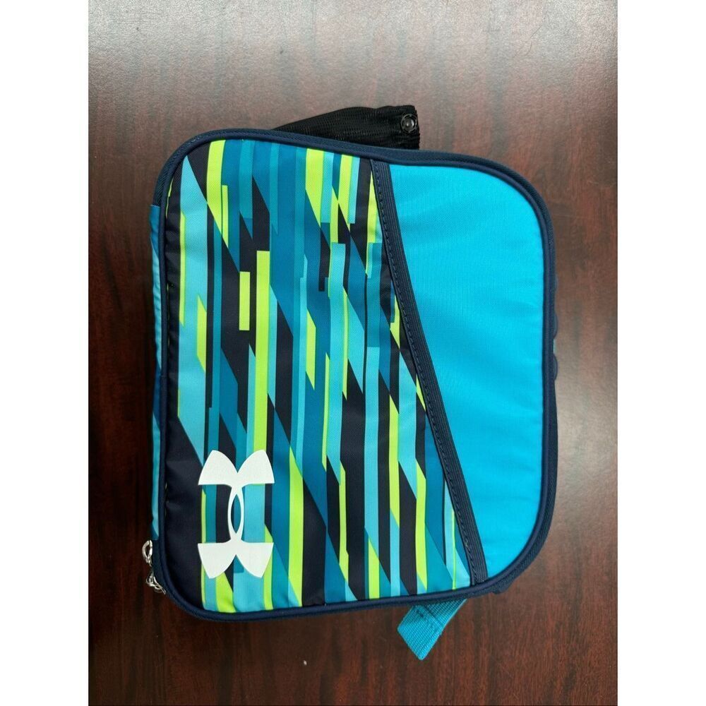 Under Armour Thermos Lunchbox in Academy Stripe